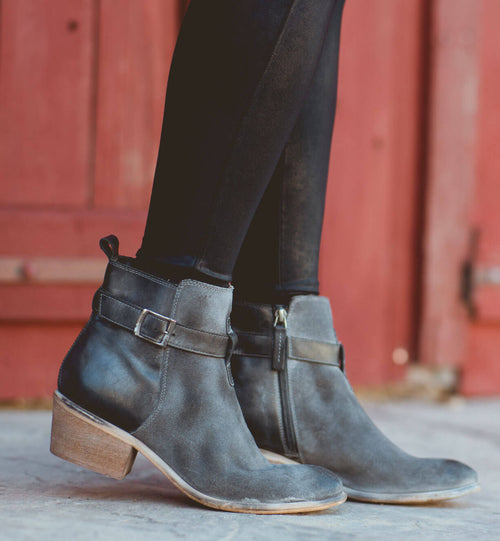 Uma boots sales